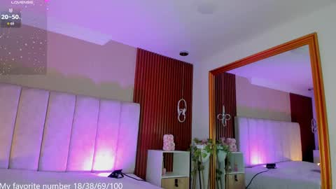 Snapshot of victoriaregia1 chatting on October 1, 11:16 am Maria Victoria online show from October 1, 11:16 am