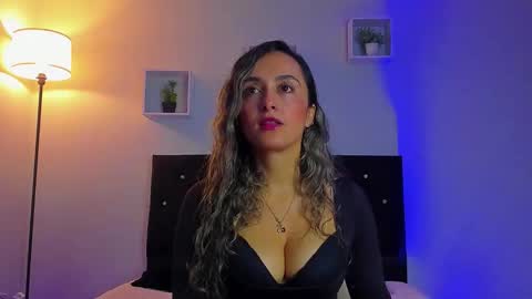 Snapshot of victoriia_rose_ chatting on January 18, 2:04 am victoriia_rose_ online show from January 18, 2:04 am