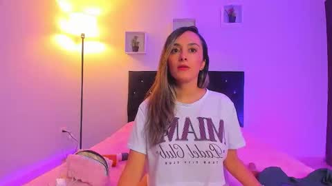 Snapshot of victoriia_rose_ chatting on March 28, 4:01 am victoriia_rose_ online show from March 28, 4:01 am