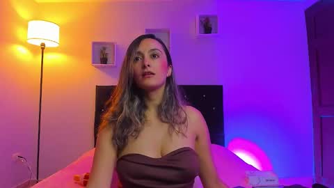 Snapshot of victoriia_rose_ chatting on April 1, 4:02 am victoriia_rose_ online show from April 1, 4:02 am