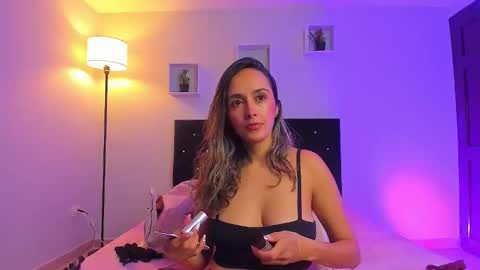 Snapshot of victoriia_rose_ chatting on April 2, 3:48 am victoriia_rose_ online show from April 2, 3:48 am
