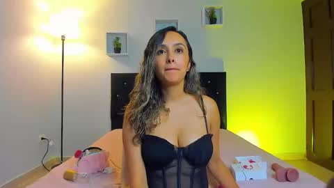 Snapshot of victoriia_rose_ chatting on April 10, 3:56 am victoriia_rose_ online show from April 10, 3:56 am