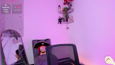   Annie  vic  online show from October 17, 7:05 pm