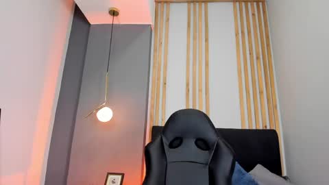 Snapshot of victoriia_vixen chatting on May 8, 11:21 pm Victoria Vixen online show from May 8, 11:21 pm