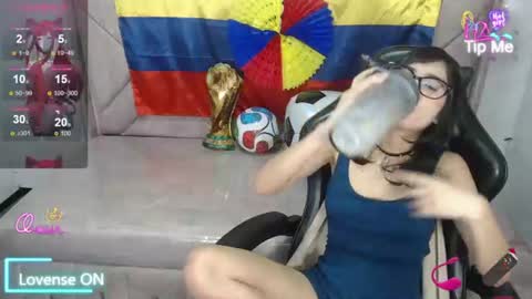 Live 1000pm 600am COLOMBIAN HOUR online show from June 18, 8:36 am