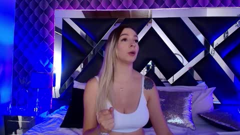 Snapshot of victtoria_lee chatting on September 22, 9:39 pm victtoria lee online show from September 22, 9:39 pm