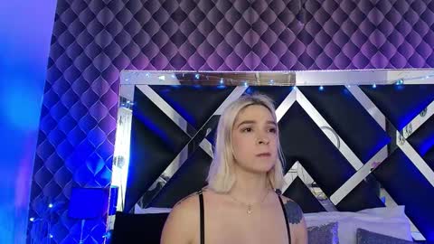 victtoria lee online show from March 7, 7:33 pm