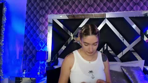 victtoria lee online show from May 4, 6:59 pm