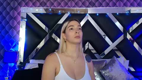 victtoria lee online show from May 12, 8:17 pm