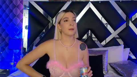 victtoria lee online show from May 16, 8:18 pm