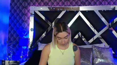 victtoria lee online show from May 19, 8:59 pm
