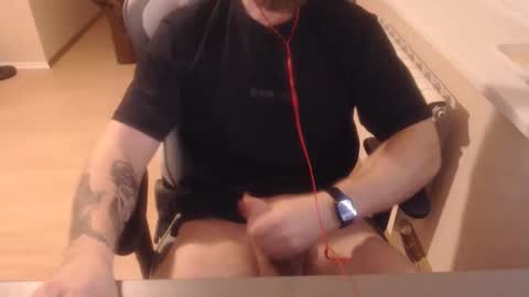 Snapshot of videmashot chatting on February 21, 6:53 pm vade online show from February 21, 6:53 pm