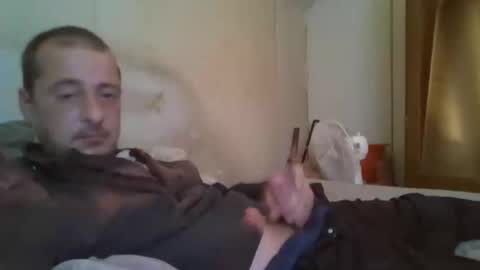 Snapshot of vids1977 chatting on December 15, 4:37 pm vids1977 online show from December 15, 4:37 pm