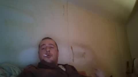Snapshot of vids1977 chatting on December 17, 10:34 am vids1977 online show from December 17, 10:34 am