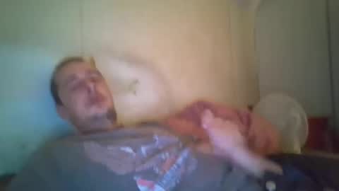 Snapshot of vids1977 chatting on December 21, 7:56 am vids1977 online show from December 21, 7:56 am