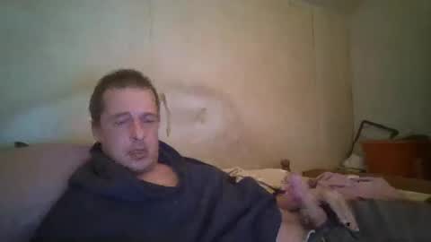 Snapshot of vids1977 chatting on January 24, 5:53 am vids1977 online show from January 24, 5:53 am