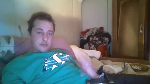 Snapshot of vids1977 chatting on February 19, 1:29 am vids1977 online show from February 19, 1:29 am