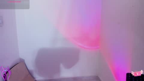 Snapshot of viioleett_cum chatting on March 6, 3:30 pm viioleett_cum online show from March 6, 3:30 pm