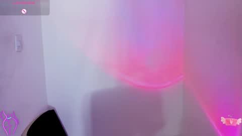 Snapshot of viioleett_cum chatting on March 10, 3:06 pm viioleett_cum online show from March 10, 3:06 pm