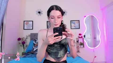 Violet online show from December 15, 9:41 pm