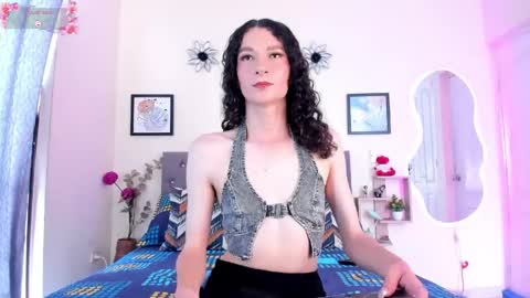 Snapshot of viioleta_cam chatting on April 13, 4:12 pm Violet online show from April 13, 4:12 pm