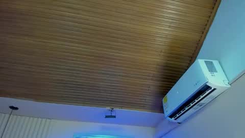 Snapshot of viiolett_lee chatting on September 21, 7:59 pm Viiolett online show from September 21, 7:59 pm