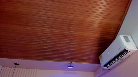 Snapshot of viiolett_lee chatting on September 23, 7:28 pm Viiolett online show from September 23, 7:28 pm