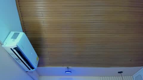 Snapshot of viiolett_lee chatting on October 5, 8:18 pm Viiolett online show from October 5, 8:18 pm