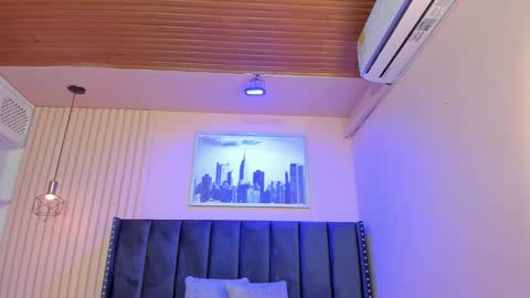 Snapshot of viiolett_lee chatting on October 31, 2:40 pm Viiolett online show from October 31, 2:40 pm