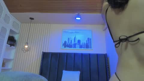 Snapshot of viiolett_lee chatting on March 20, 8:14 pm Viiolett online show from March 20, 8:14 pm