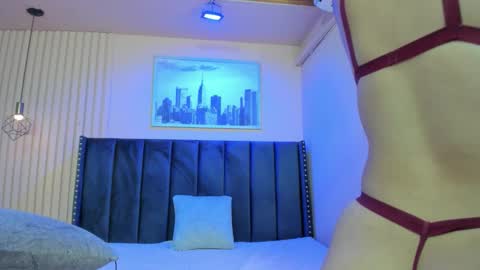 Snapshot of viiolett_lee chatting on March 24, 7:41 pm Viiolett online show from March 24, 7:41 pm