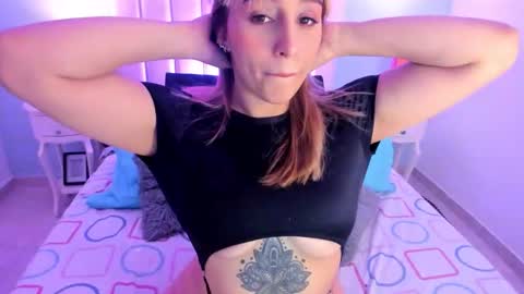 Snapshot of viiooleet chatting on October 3, 12:35 pm Violet online show from October 3, 12:35 pm