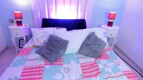 Snapshot of viiooleet chatting on October 28, 12:19 pm Violet online show from October 28, 12:19 pm