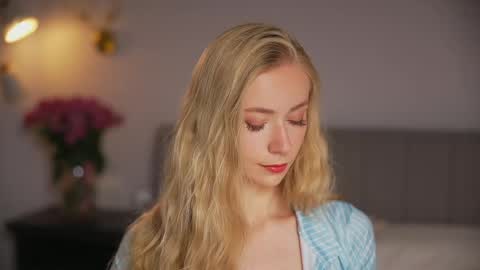 vika54784 online show from May 18, 4:40 am