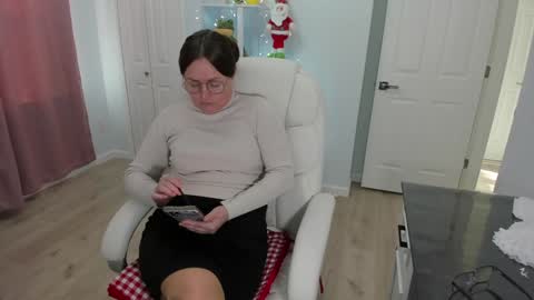Ukrainian-woman online show from December 5, 7:06 pm