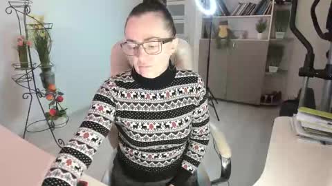 Snapshot of vika7333 chatting on February 2, 6:23 am Ukrainian-woman online show from February 2, 6:23 am