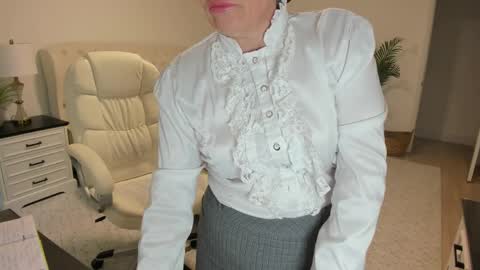 Snapshot of vika7333 chatting on April 7, 11:54 am Ukrainian-woman online show from April 7, 11:54 am