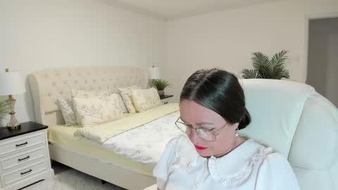 Snapshot of vika7333 chatting on April 23, 12:29 pm Ukrainian-woman online show from April 23, 12:29 pm