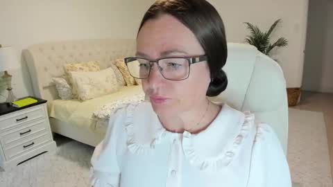 Snapshot of vika7333 chatting on May 4, 11:28 am Ukrainian-woman online show from May 4, 11:28 am