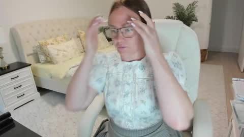 Snapshot of vika7333 chatting on May 11, 11:49 am Ukrainian-woman online show from May 11, 11:49 am