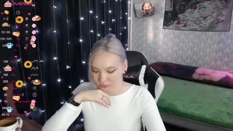 Snapshot of vikapowers chatting on December 14, 6:13 am vikapowers online show from December 14, 6:13 am