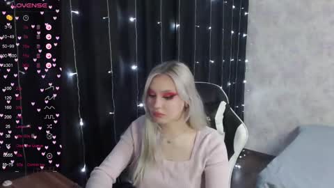 Snapshot of vikapowers chatting on January 15, 6:19 pm vikapowers online show from January 15, 6:19 pm