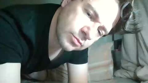 Snapshot of vikbika2 chatting on October 16, 11:28 pm Tom reunz online show from October 16, 11:28 pm