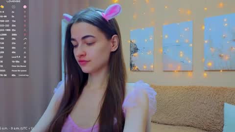 vikiberry online show from April 2, 5:05 am