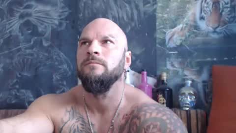 Snapshot of viking_me chatting on October 5, 6:12 am viking online show from October 5, 6:12 am