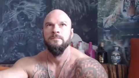 Snapshot of viking_me chatting on October 8, 10:13 am viking online show from October 8, 10:13 am