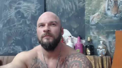 Snapshot of viking_me chatting on October 12, 7:02 pm viking online show from October 12, 7:02 pm