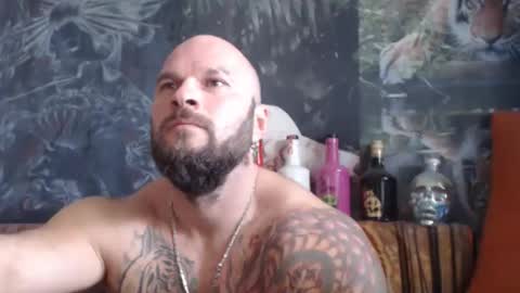 Snapshot of viking_me chatting on October 13, 7:08 am viking online show from October 13, 7:08 am