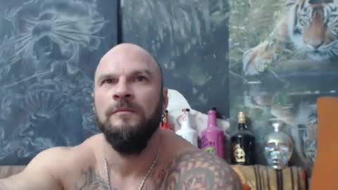 Snapshot of viking_me chatting on October 16, 7:04 pm viking online show from October 16, 7:04 pm