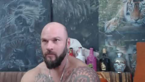 Snapshot of viking_me chatting on October 18, 6:26 am viking online show from October 18, 6:26 am